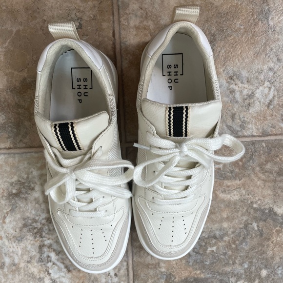 Sneakers - Picture 4 of 4